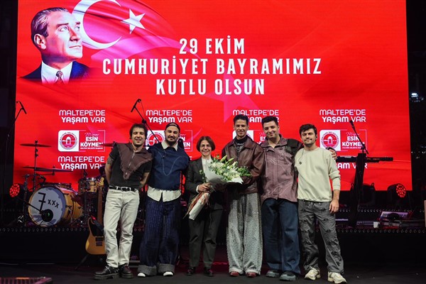 Maltepe’de Cumhuriyet’in kuruluşunun 102’nci yılı  kutlandı