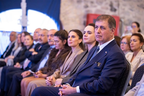 Başkan Tugay, İzmir Büyükşehir Belediyesi’nin çocuk politikası vizyonunu anlattı