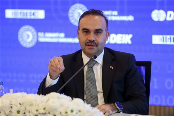 Bakan Kacır: Türkiye küresel bir Ar-Ge üssüne dönüşüyor