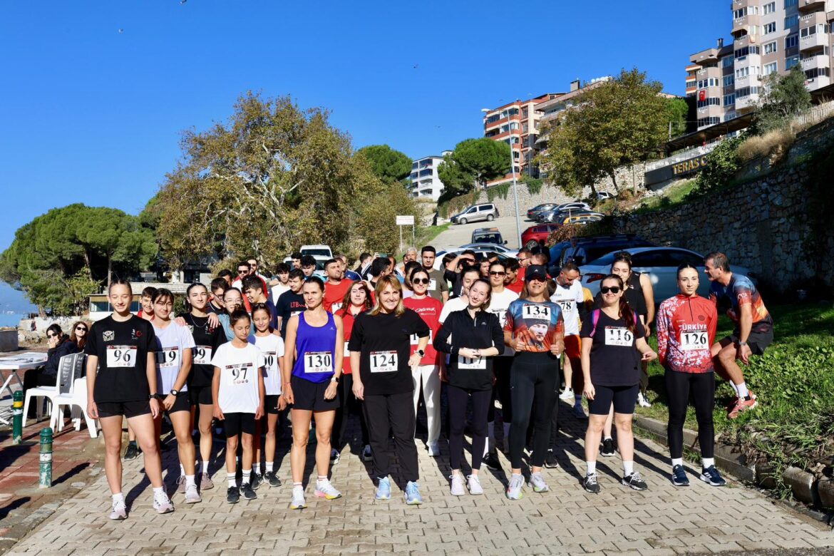 Gemlik’te “Cumhuriyet Koşusu” düzenlendi