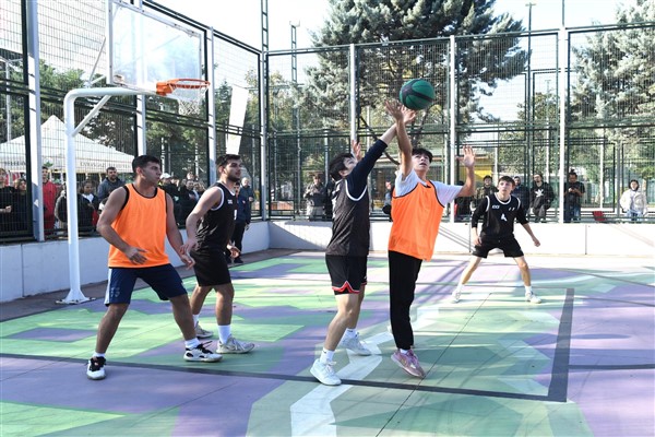 Osmangazi Belediyesi’nden Cumhuriyet Bayramı’na özel 3×3 Basketbol Turnuvası