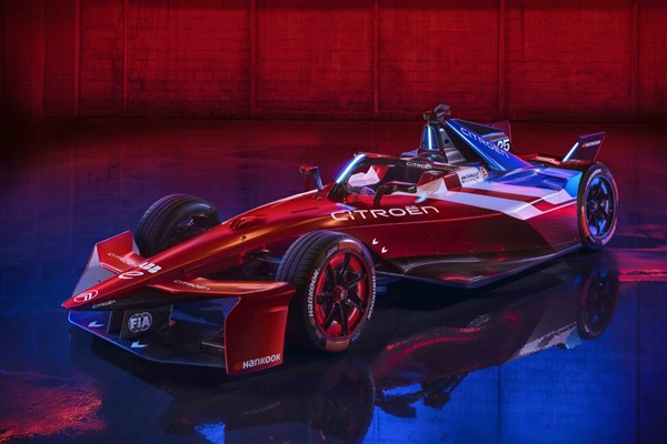 Citroen Formula E’de yarışacak yarış otomobilini tanıttı