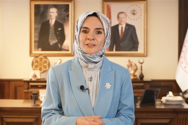 Bakan Göktaş, Bursa’da kadın sanayici ve girişimcilerle buluştu