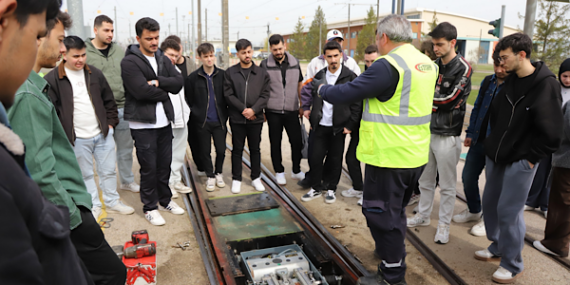 Eskişehir Teknik Üniversitesi öğrencileri ESTRAM’ı ziyaret etti
