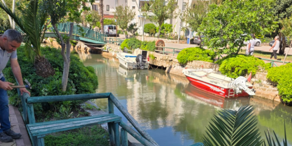 Marmaris’te yenilenen korkuluklara vandalizm