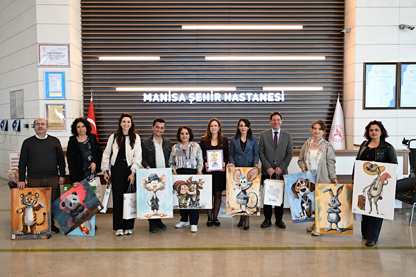 Manisa'dan hastanelerin çocuk servislerine 23 Nisan etkinliği