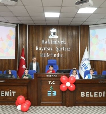 Edremit’te çocuk meclisi toplandı