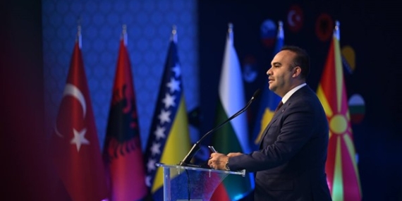 Bakan Kacır: Cemre çarşısı iyiliğin en güzel adreslerinden biri