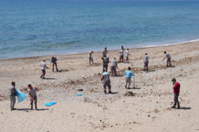 Demirtaş Sahili’nde temizlik çalışması gerçekleştirildi