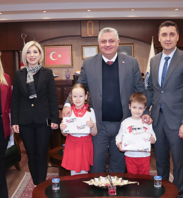 Gürel, öğrencileri makamında ağırladı