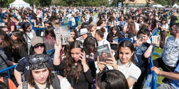 İZKİTAP 7'inci İzmir Kitap Fuarı ziyaretçilerini ağırladı