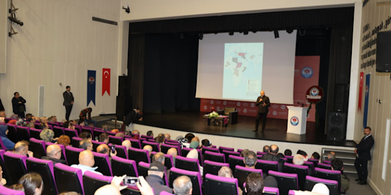 Mete Yarar’dan Trabzon’da “Yeni Dünya Düzeni” analizi