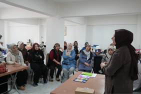 Kursiyerlere serviks ve meme kanseri farkındalık eğitimi verildi