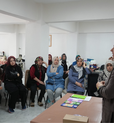 Kursiyerlere serviks ve meme kanseri farkındalık eğitimi verildi