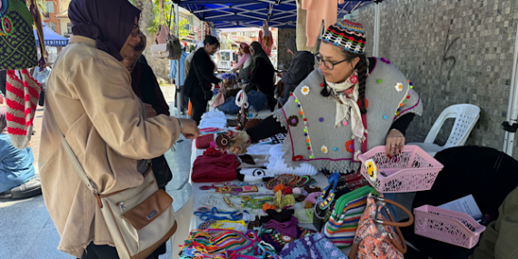 Gölcük’te 2. geleneksel örgü şöleni başladı