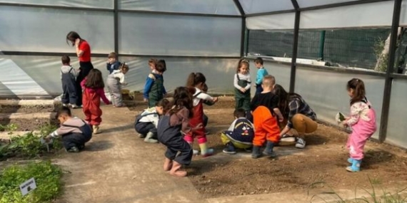 Konyaaltı’nda çocuklar tohumları toprakla buluşturdu