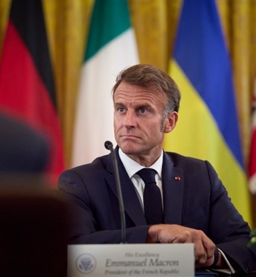 Macron: Tüm işaretler, bu saldırıdan Hizbullah'ın sorumlu olduğunu göstermektedir