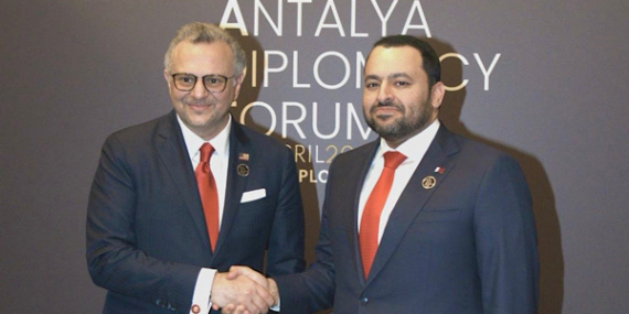 El-Khulaifi, Antalya Diplomasi Forumu'nun oturum aralarında yetkililerle görüştü