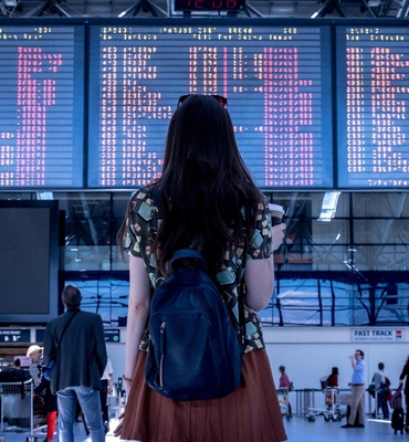 İran uluslararası uçuşları yeniden başlattı