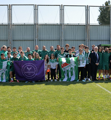 Şahinkayalı öğrencilerden Bursaspor’a şampiyonluk ziyareti