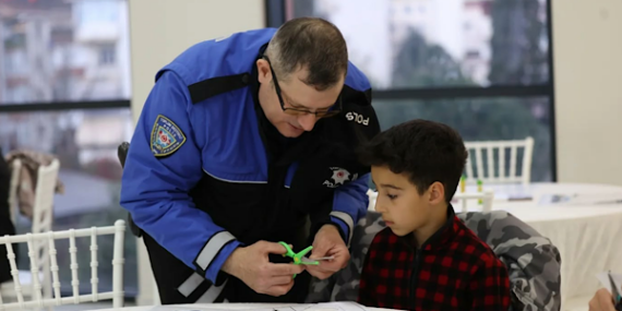 Derince Belediyesi’nden Polis Haftası’na özel çocuk atölyesi