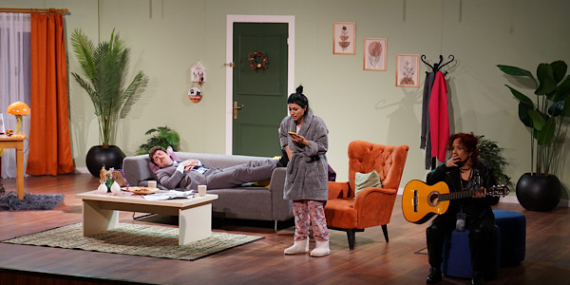 Esenyurt’ta “Sara’yı Evlendirmek” oyunu sahnelendi