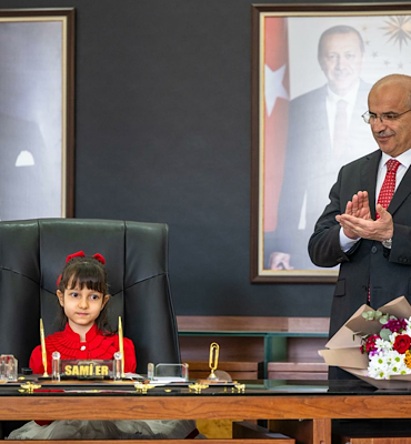 Başkan Er 23 Nisan’da makamını öğrenciye devretti