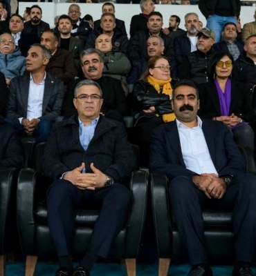 Eşbaşkanlar, Amedspor’u tribünden takip etti