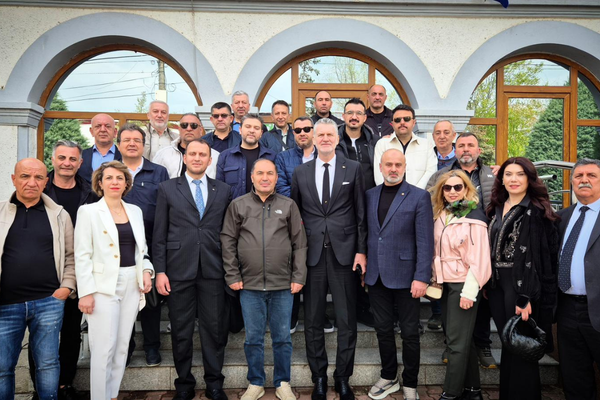 Gemlik heyeti, Navodari Belediyesi’nde görüşmeler gerçekleştirdi