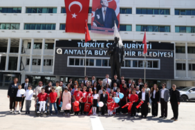 Antalya’da 23 Nisan’da Temsili Çocuk Meclisi toplandı