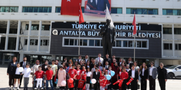 Antalya’da 23 Nisan’da Temsili Çocuk Meclisi toplandı