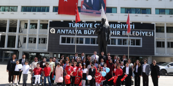 Antalya’da 23 Nisan’da Temsili Çocuk Meclisi toplandı