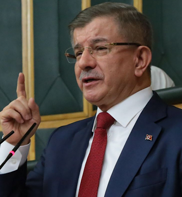 Davutoğlu, Kahramanmaraş’taki okulu ziyaret etti