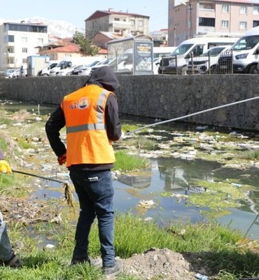 Van’da İnci Kefali göç yolu temizleniyor