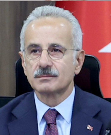 Uraloğlu: Suriye sınırındaki hatlar tren trafiğine açıldı