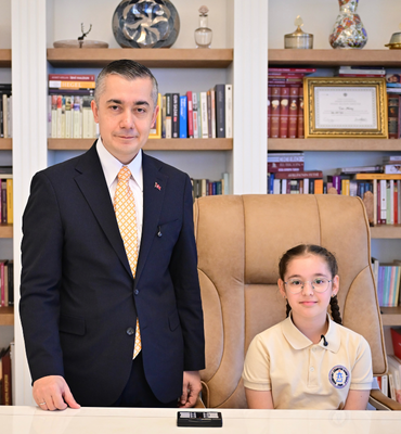 Esenyurt’ta koltuk çocuklara emanet edildi