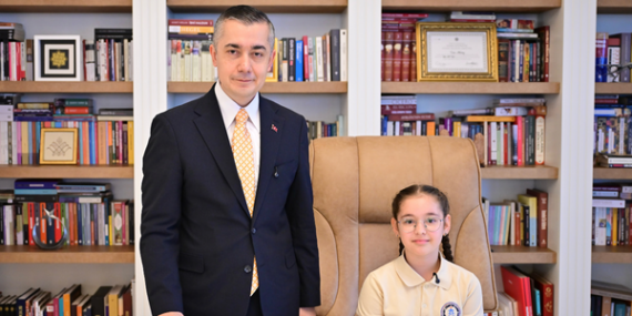 Esenyurt’ta koltuk çocuklara emanet edildi