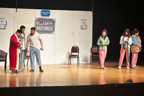 Kütahya’da "Keçileri Kaçırıyorum" oyunu sahnelendi