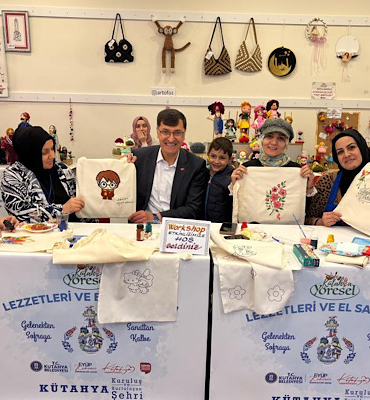 Başkan Kahveci, Kütahya Yöresel stantlarını ziyaret etti