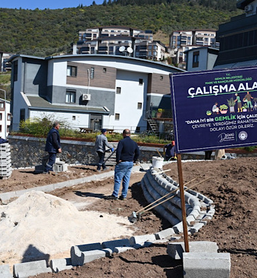 Gemlik’te yeşil alan ve peyzaj çalışmaları yürütülüyor