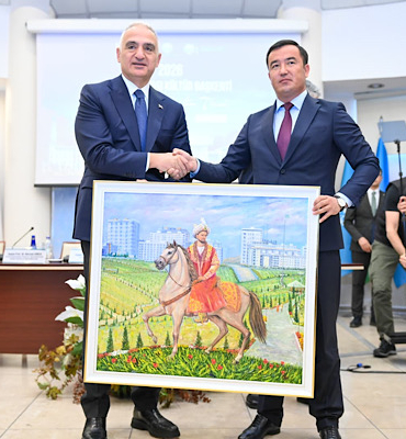 Ersoy: Gençlerimizin, öz kimliklerini öğrenmelerini sağlamakla mükellefiz