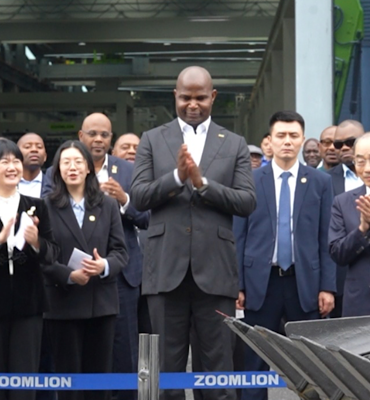 Mozambik Devlet Başkanı Chapo, Çin'de akıllı fabrikayı ziyaret etti