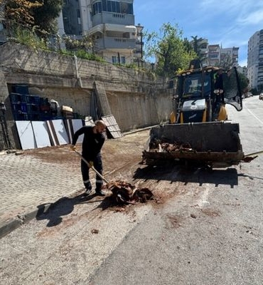 Gemlik Belediyesi’nden bahar temizliği çalışması