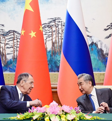 Wang Yi ile Lavrov Beijing’de görüştü