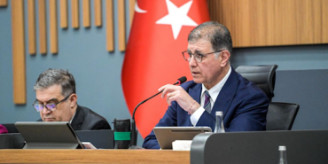 Tugay: İzmir de, Türkiye de dezenformasyon baskısı altındadır