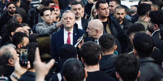 Zafer Partisi Genel Başkanı Özdağ, Görükle’de gençlerle bir araya geldi