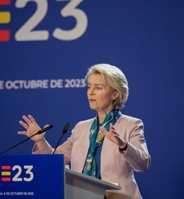 Leyen: Rusya'nın savaş ekonomisine baskı uyguluyoruz