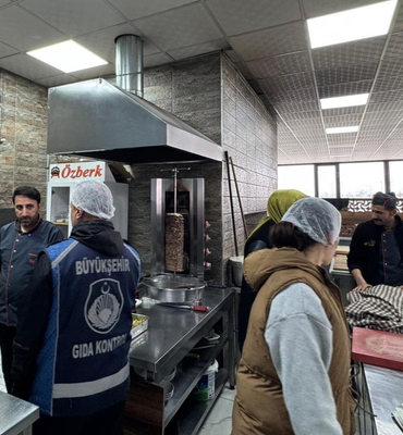 Van’da oto sanayi sitesindeki lokantalara denetim gerçekleştirildi