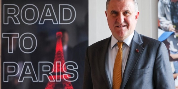 Bakan Bak, Ziraat Bankkart Erkek Voleybol Takımı’nı tebrik etti