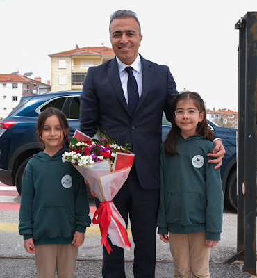 Vali Çiçek’ten Şehit Durmuş Ali Uzun İlkokulu’na ziyaret
